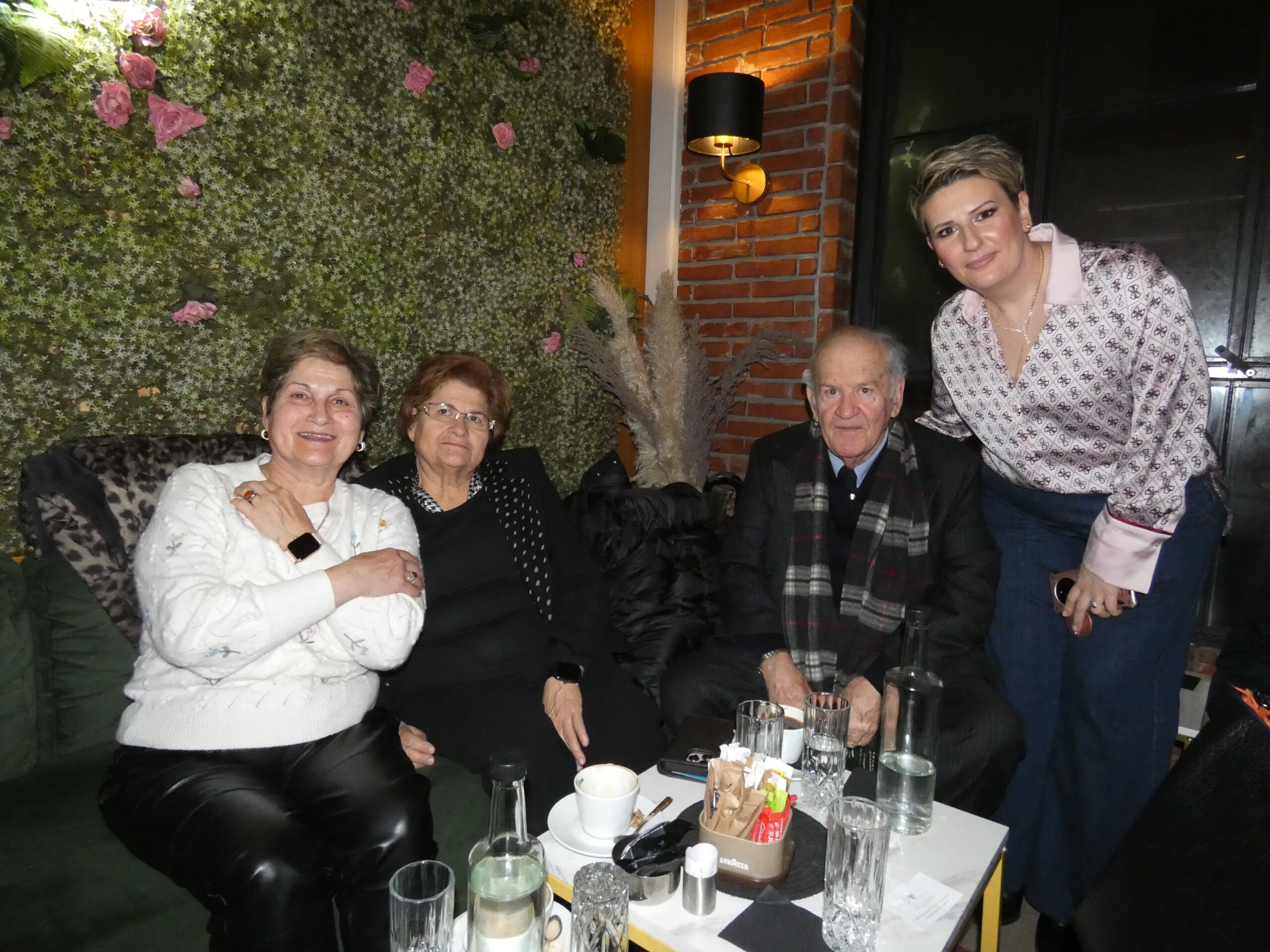 Σε ζεστό και γιορτινό κλίμα η κοπή βασιλόπιτας του Physio Ροή