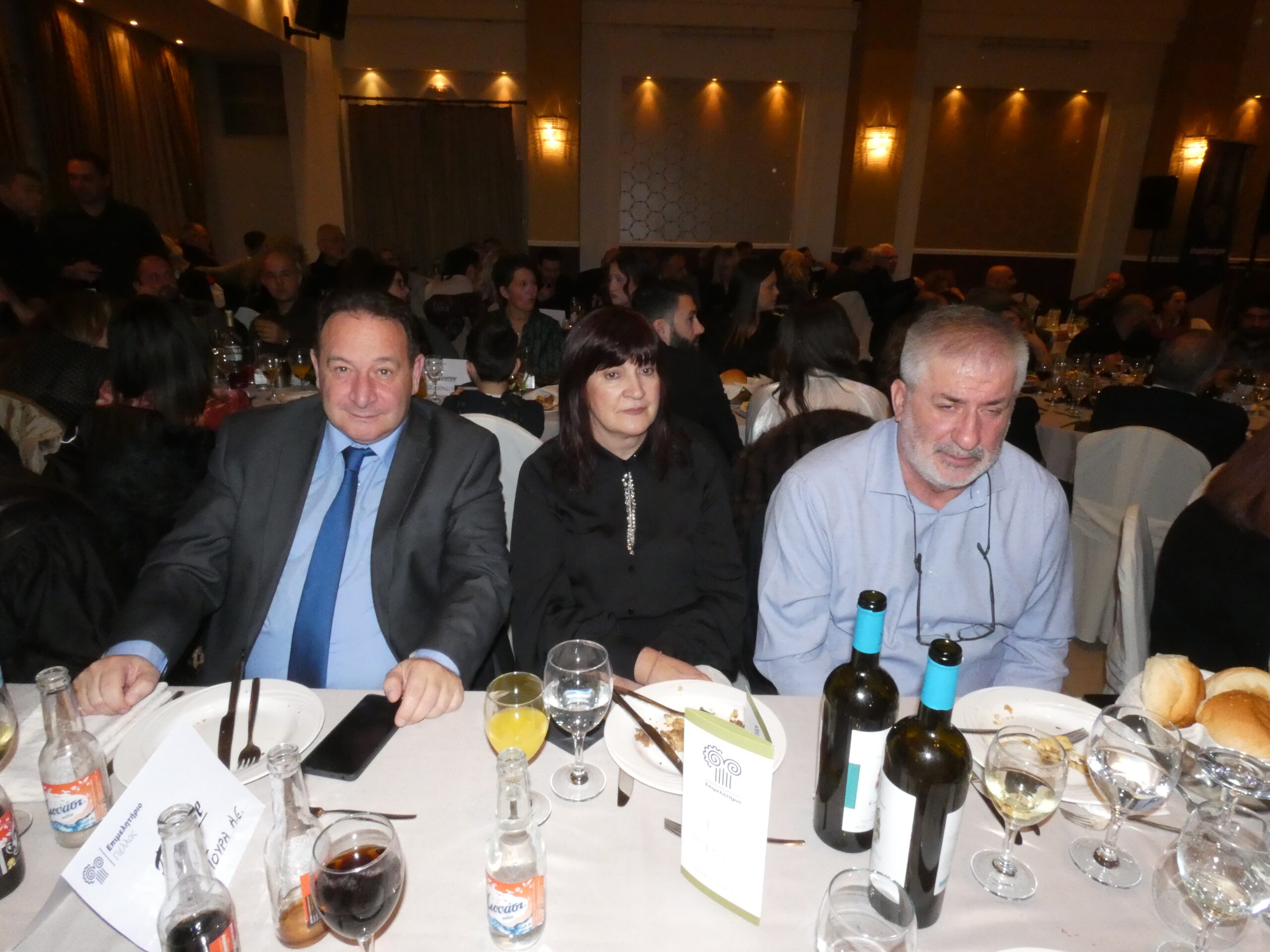 Τιμή σε μια οικογενειακή διαδρομή τριών δεκαετιών – Βράβευση των Αφών Τούρα από το Επιμελητήριο Πέλλας (video + photos)