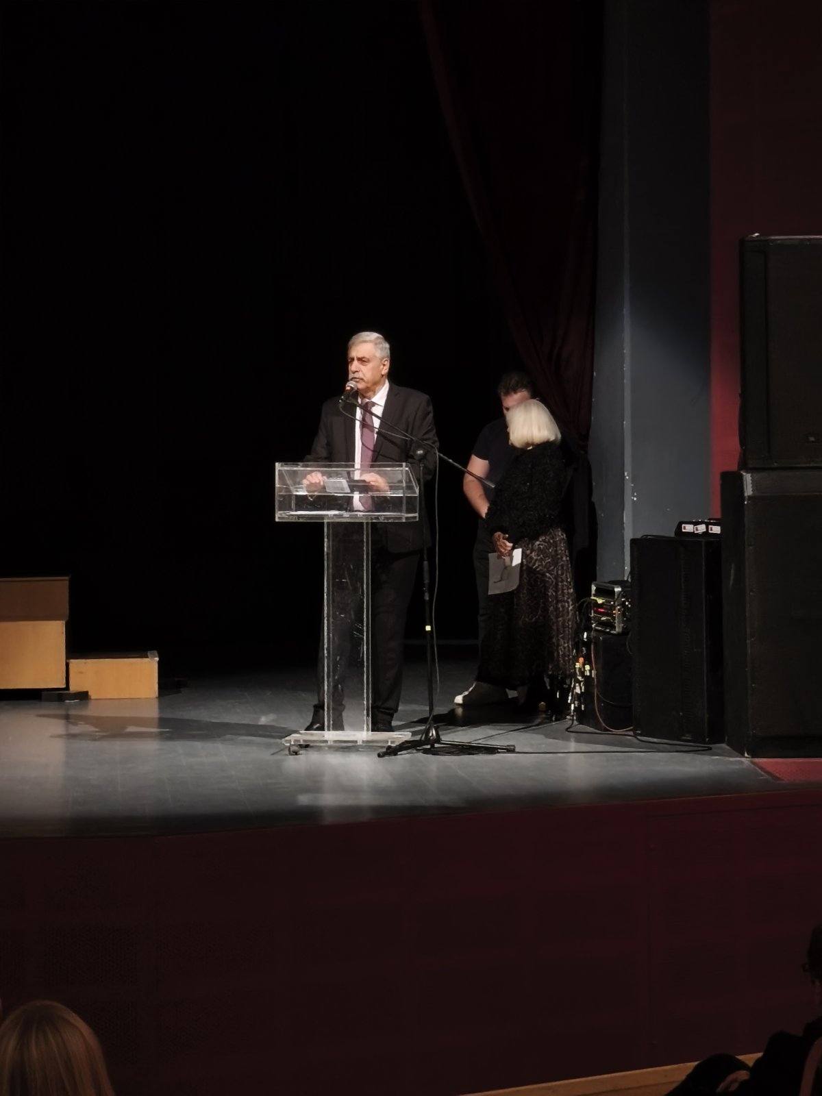 Ο Γιώργος Καρασμάνης στην εκδήλωση για τη μνήμη των Τριών Ιεραρχών