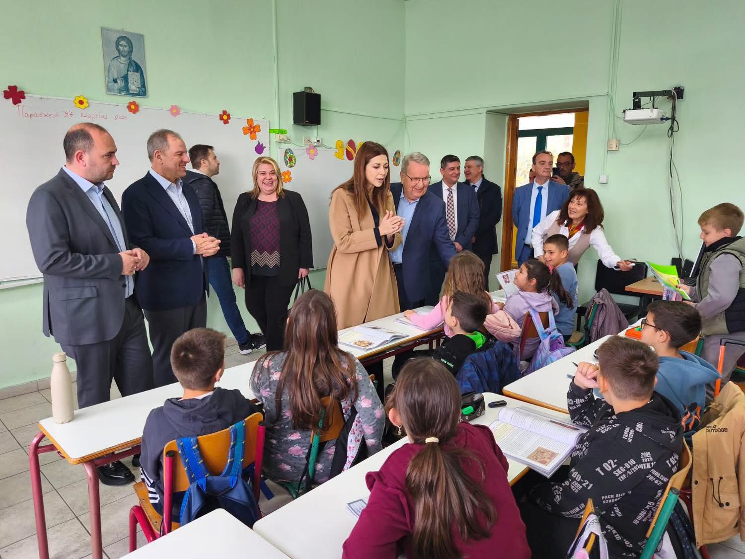 Η Υπ. Παιδείας Σοφία Ζαχαράκη στον Δήμο Πέλλας – Στο επίκεντρο η εκπαιδευτική καινοτομία και οι σχολικές υποδομές