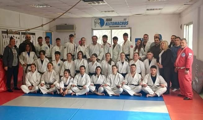 Το Σάββατο 28 Φεβρουαρίου πραγματοποιήθηκαν εξετάσεις και απονομές μαύρων ζωνών Ζίου-Ζίτσου για την Περιφέρεια Κεντρικής Μακεδονίας & Θράκης