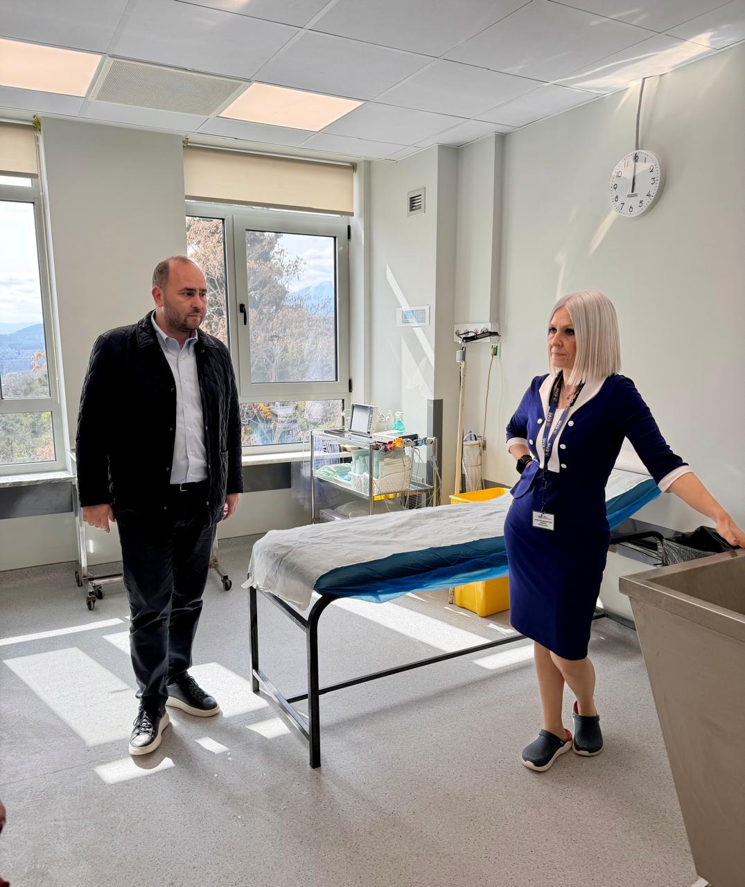 Επίσκεψη Λάκη Βασιλειάδη στα νέα ΤΕΠ και χειρουργεία που παραδόθηκαν σε Έδεσσα και Γιαννιτσά