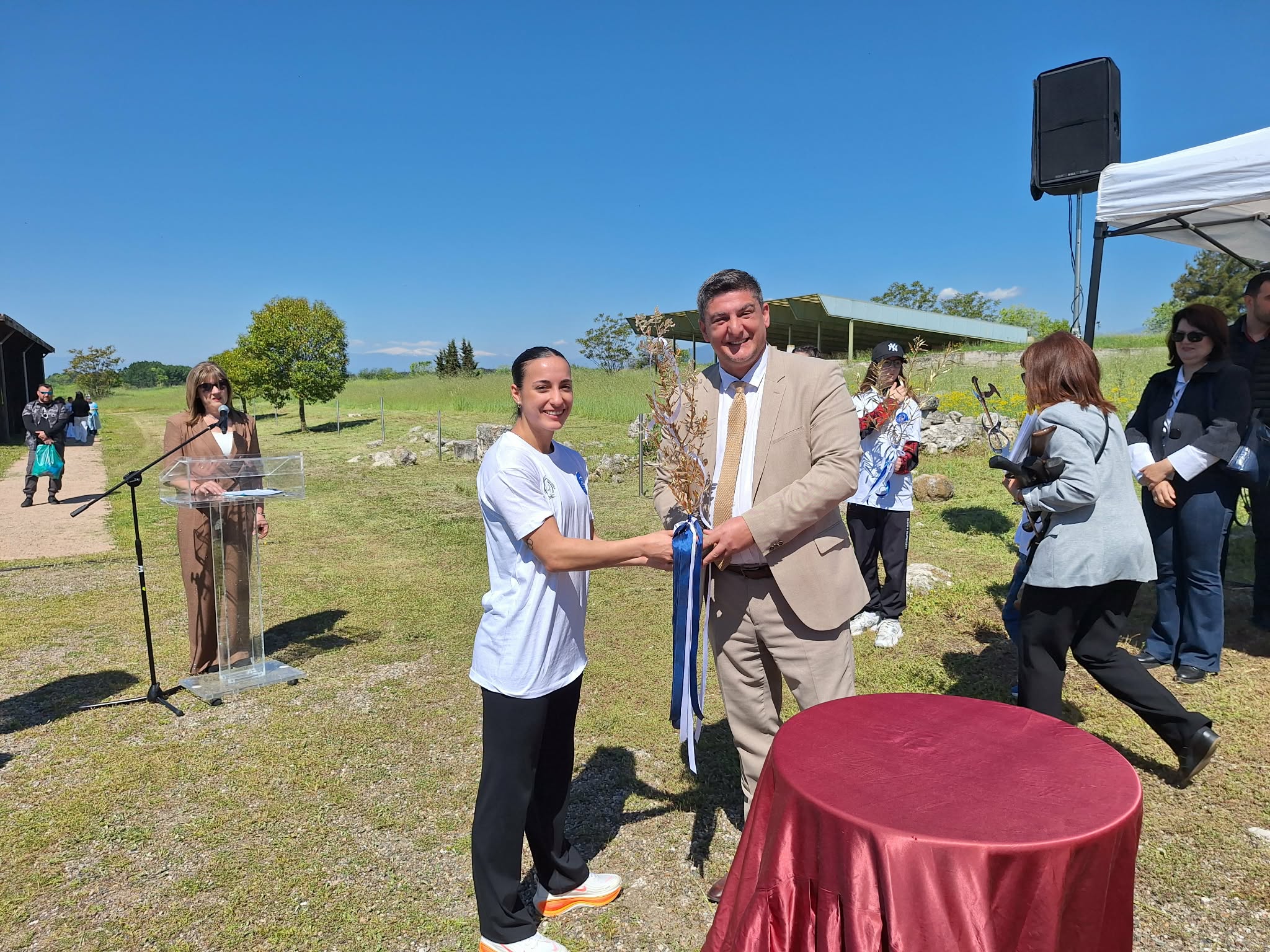 Με μια λαμπρή εκδήλωση η Αλεξάνδρειος Ειρηνοδρομία έδωσε το έναυσμα για τον 20ο Μαραθώνιο «Μ. Αλέξανδρος»