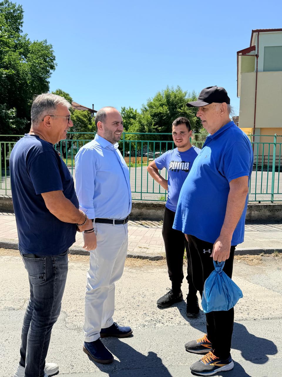 Επίσκεψη Λάκη Βασιλειάδη στη Λαϊκή αγορά Σκύδρας