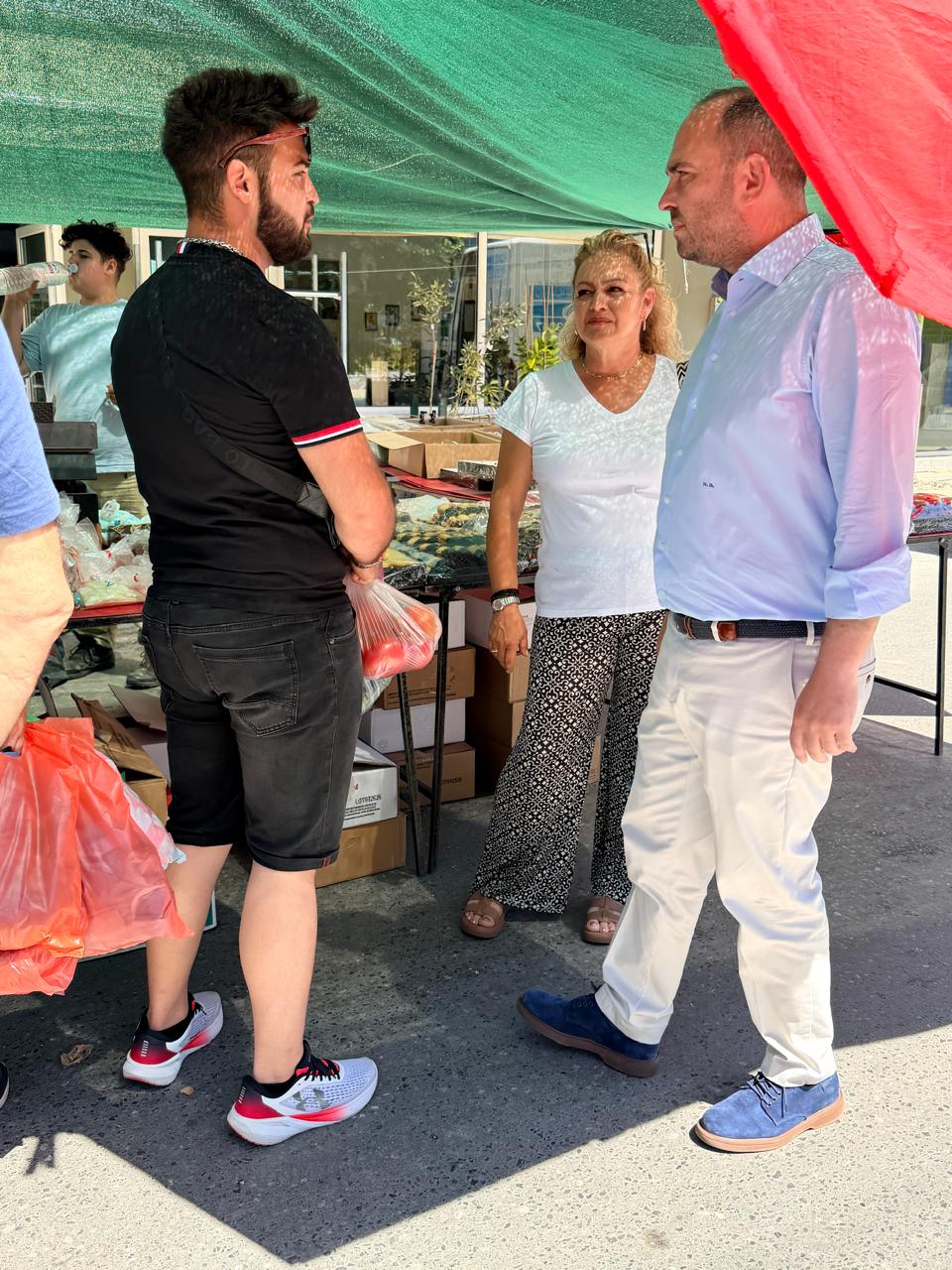 Επίσκεψη Λάκη Βασιλειάδη στη Λαϊκή αγορά Σκύδρας