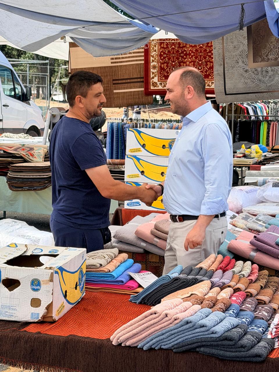 Επίσκεψη Λάκη Βασιλειάδη στη Λαϊκή αγορά Σκύδρας