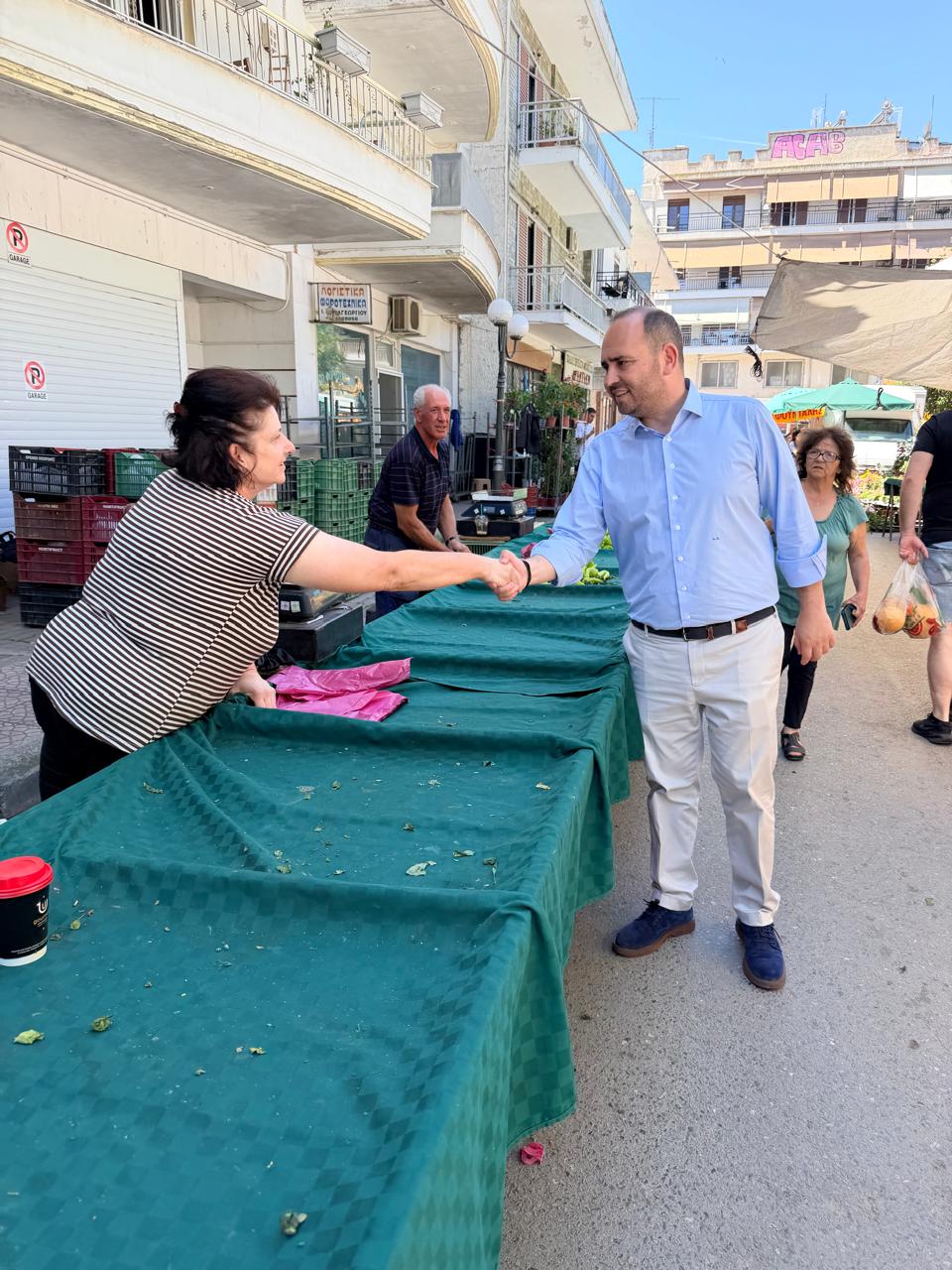 Επίσκεψη Λάκη Βασιλειάδη στη Λαϊκή αγορά Σκύδρας