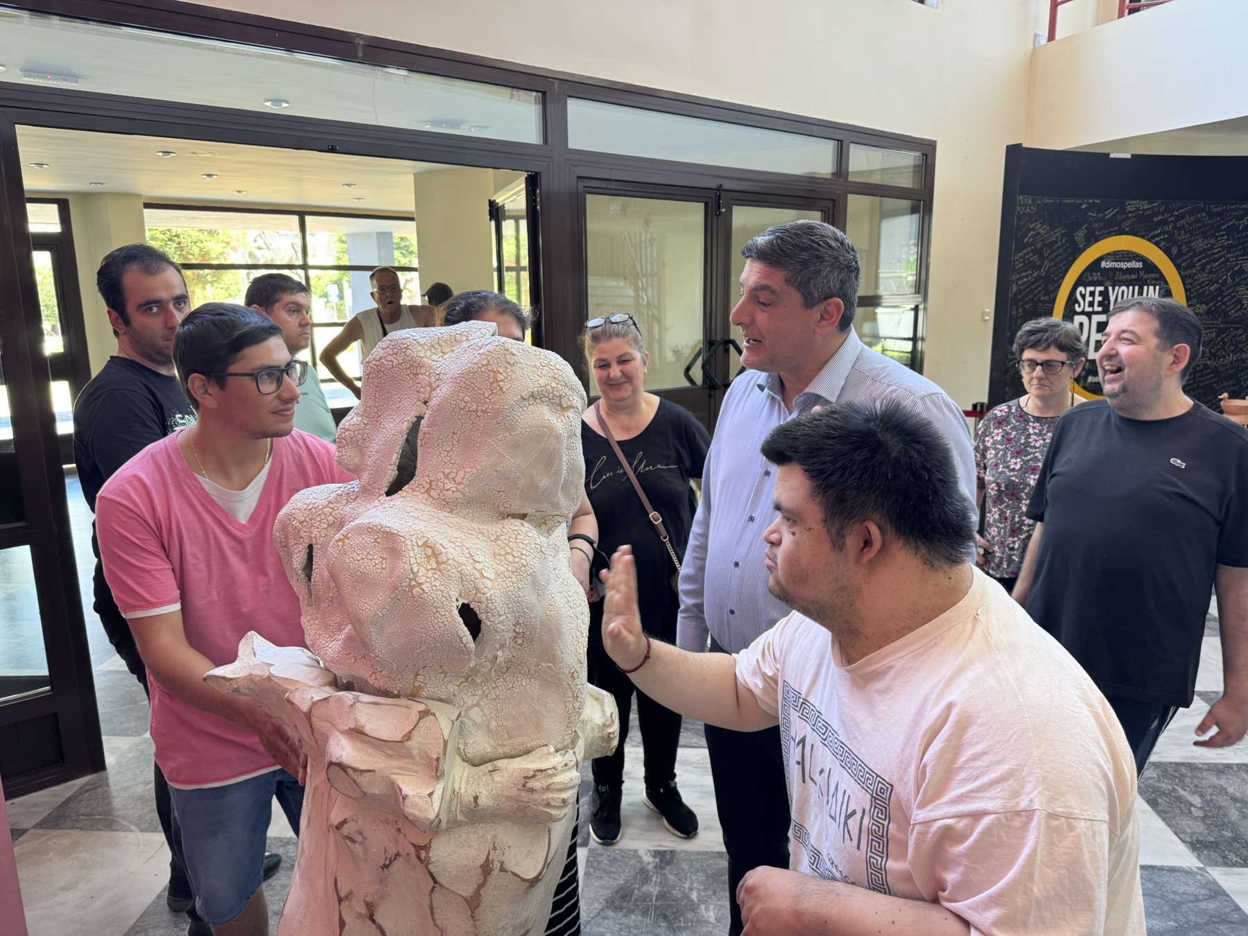 Ο Δήμαρχος Πέλλας στη Διεθνή Έκθεση Κεραμικής του Κ.Δ.Α.Π. με.Α. Γιαννιτσών