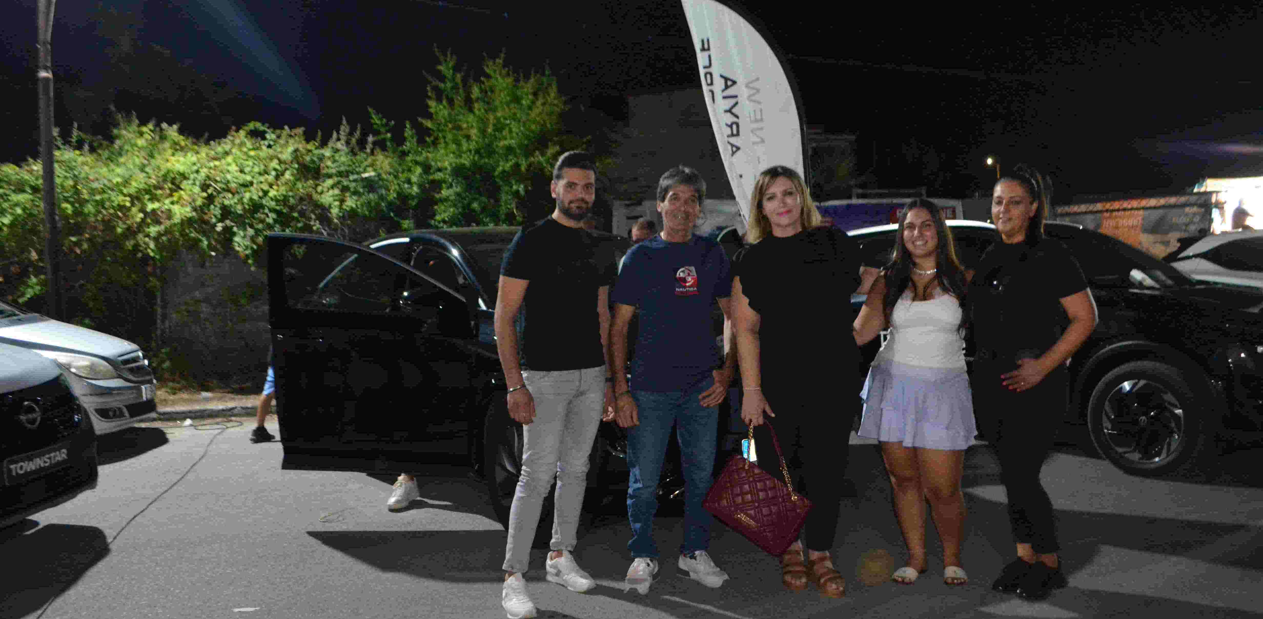 Συνεχίζεται μ΄επιτυχία η 10η Εμποροπανήγυρη Σκύδρας – Μουσική βραδιά με τη Στέλλα Κονιτοπούλου