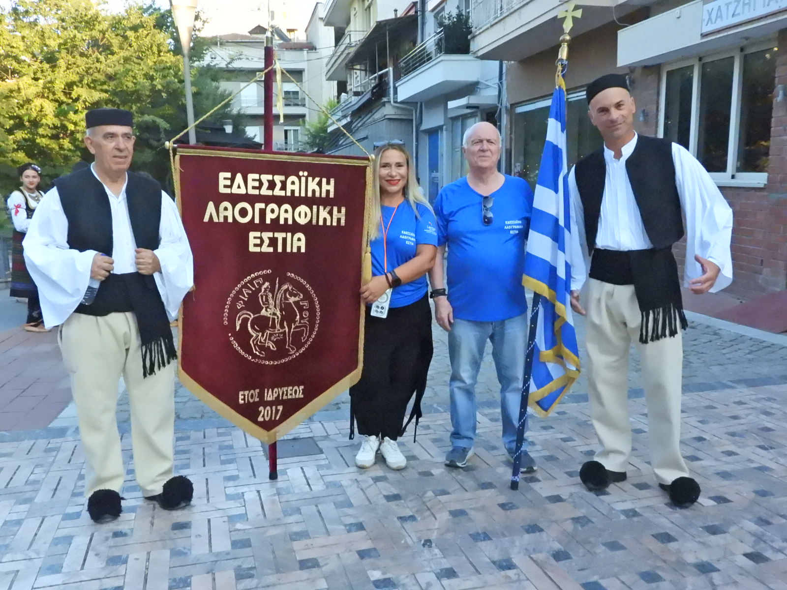 Το 4ο Φεστιβάλ Χορού και Λαογραφίας ολοκληρώθηκε με μια μεγάλη πατινάδα, χρώματα, μουσική, παράδοση και ανθρώπους που προσφέρουν (πλούσιο φωτορεπορτάζ + video)