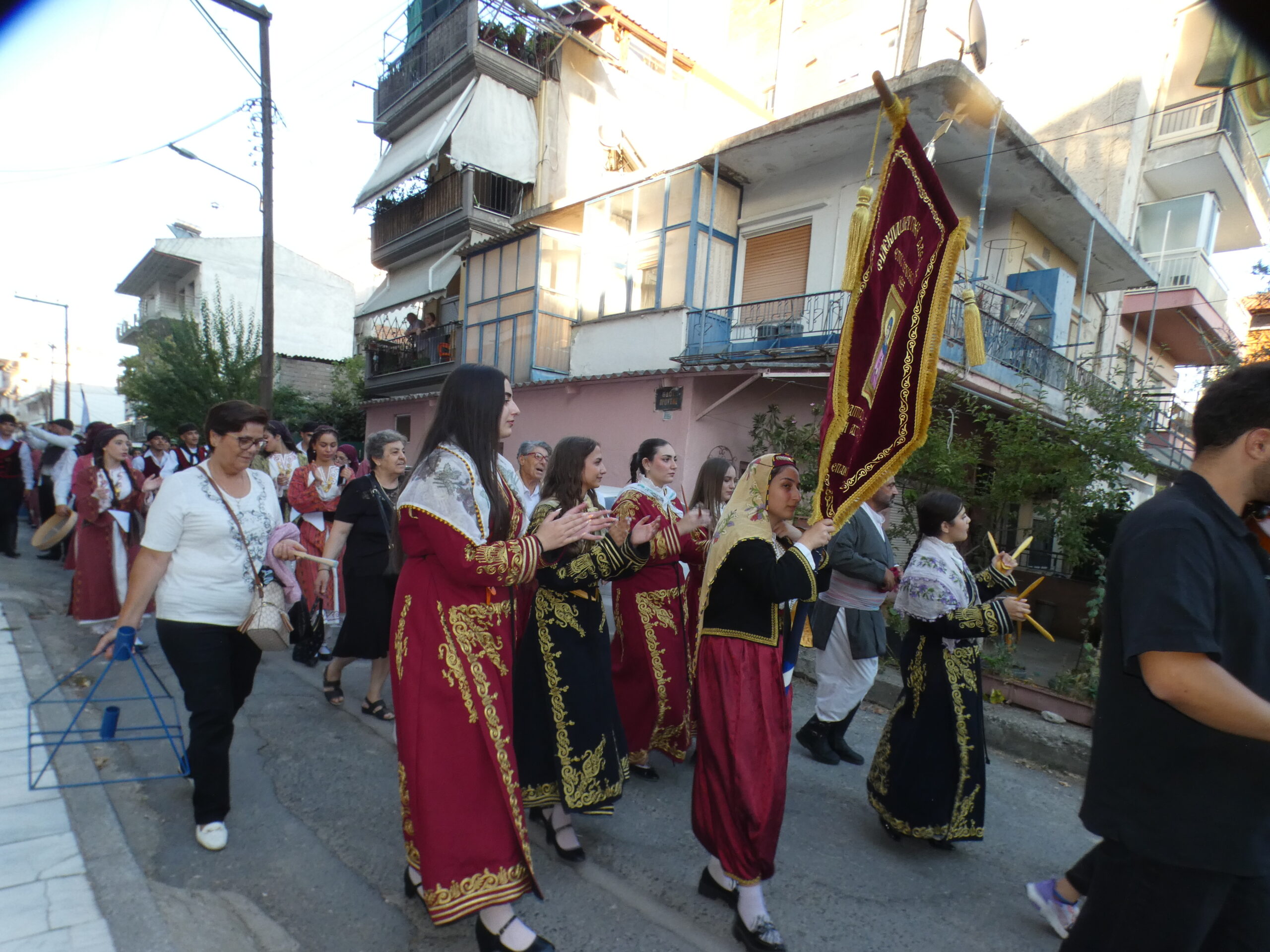 Η Έδεσσα χόρεψε στους ρυθμούς της παράδοσης – Μια ξεχωριστή ημέρα γεμάτη πολιτισμό και ανθρώπους (Πλούσιο φωτορεπορτάζ + Βίντεο)