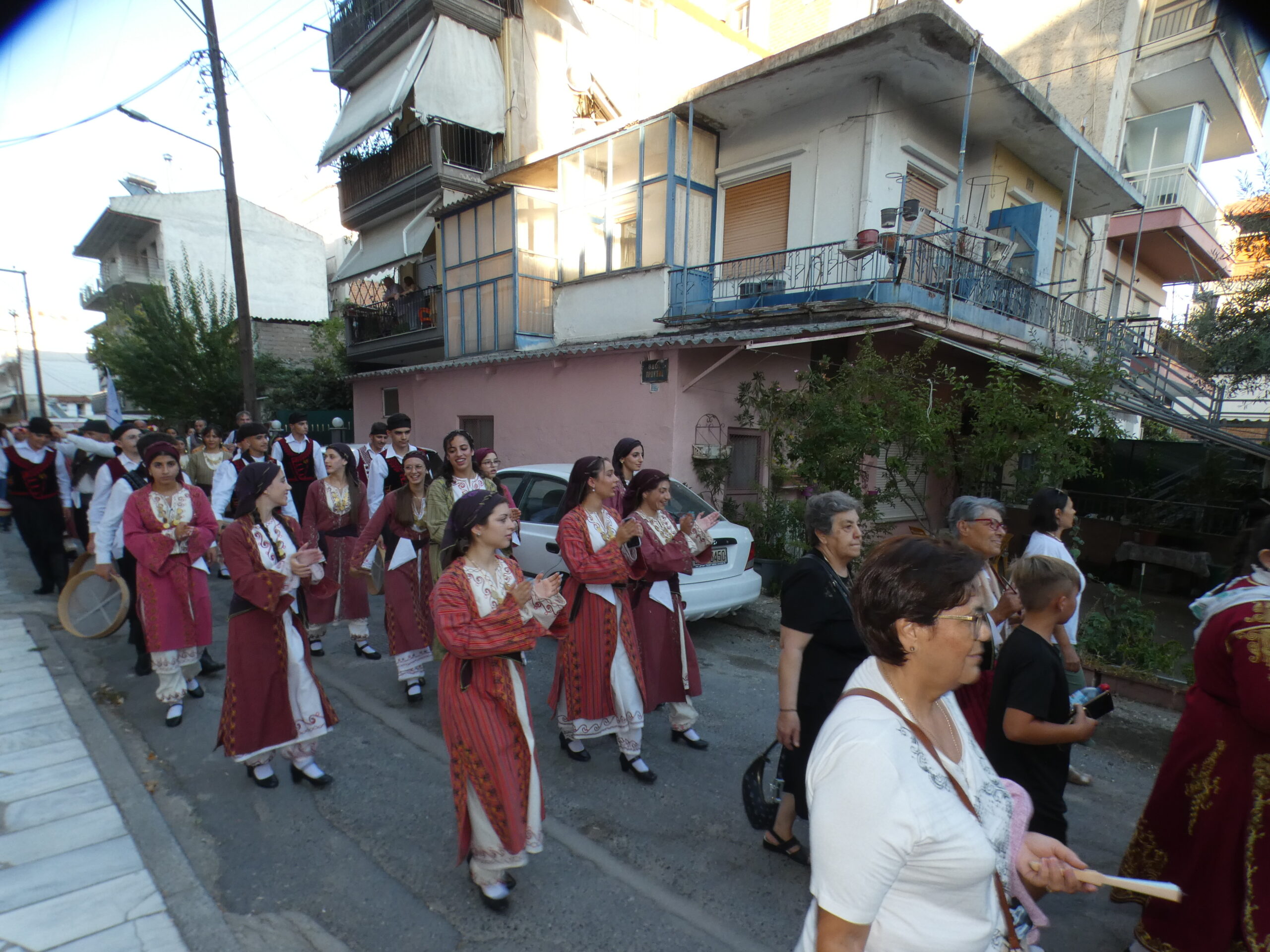 Η Έδεσσα χόρεψε στους ρυθμούς της παράδοσης – Μια ξεχωριστή ημέρα γεμάτη πολιτισμό και ανθρώπους (Πλούσιο φωτορεπορτάζ + Βίντεο)