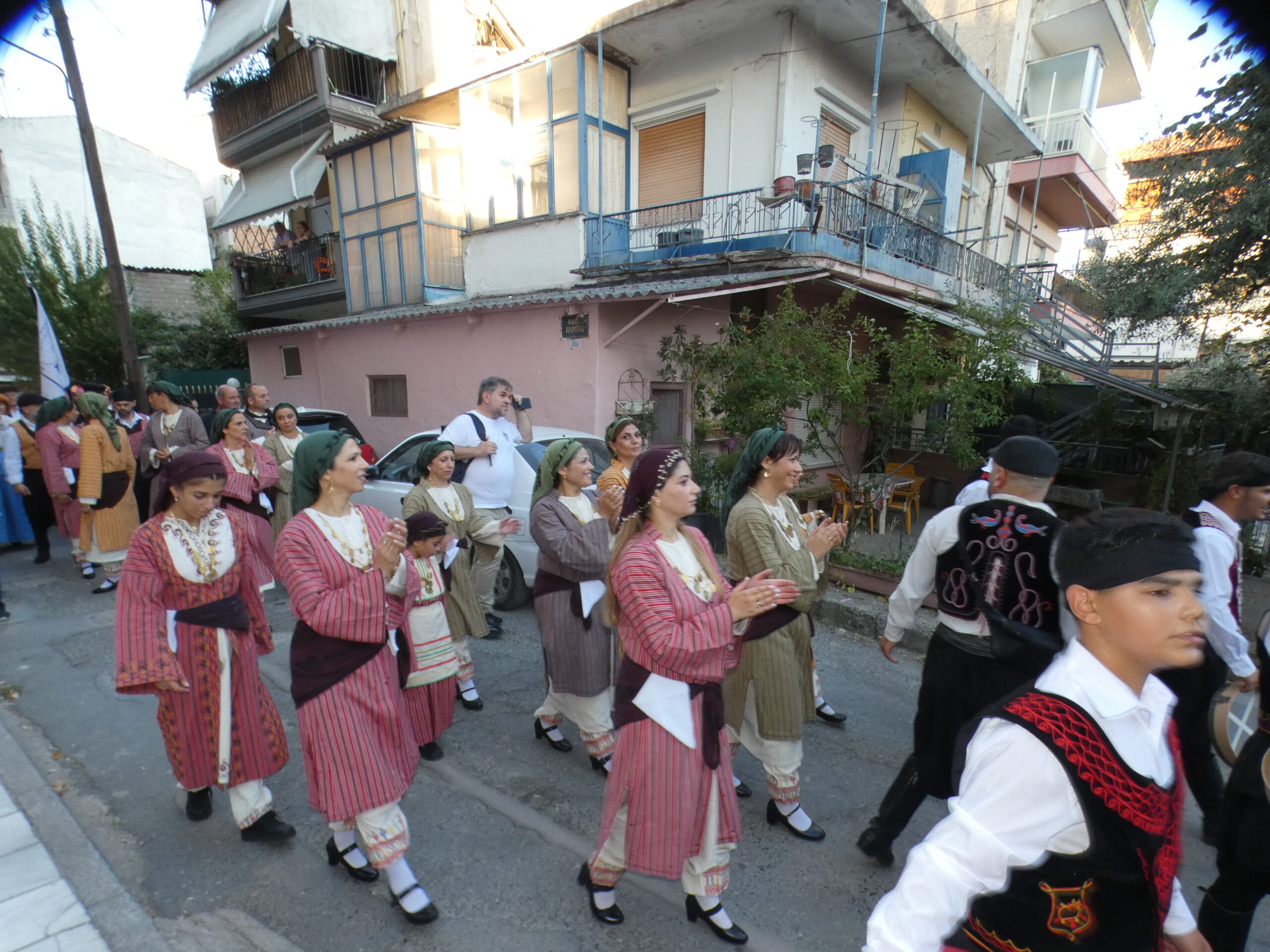 Η Έδεσσα χόρεψε στους ρυθμούς της παράδοσης – Μια ξεχωριστή ημέρα γεμάτη πολιτισμό και ανθρώπους (Πλούσιο φωτορεπορτάζ + Βίντεο)
