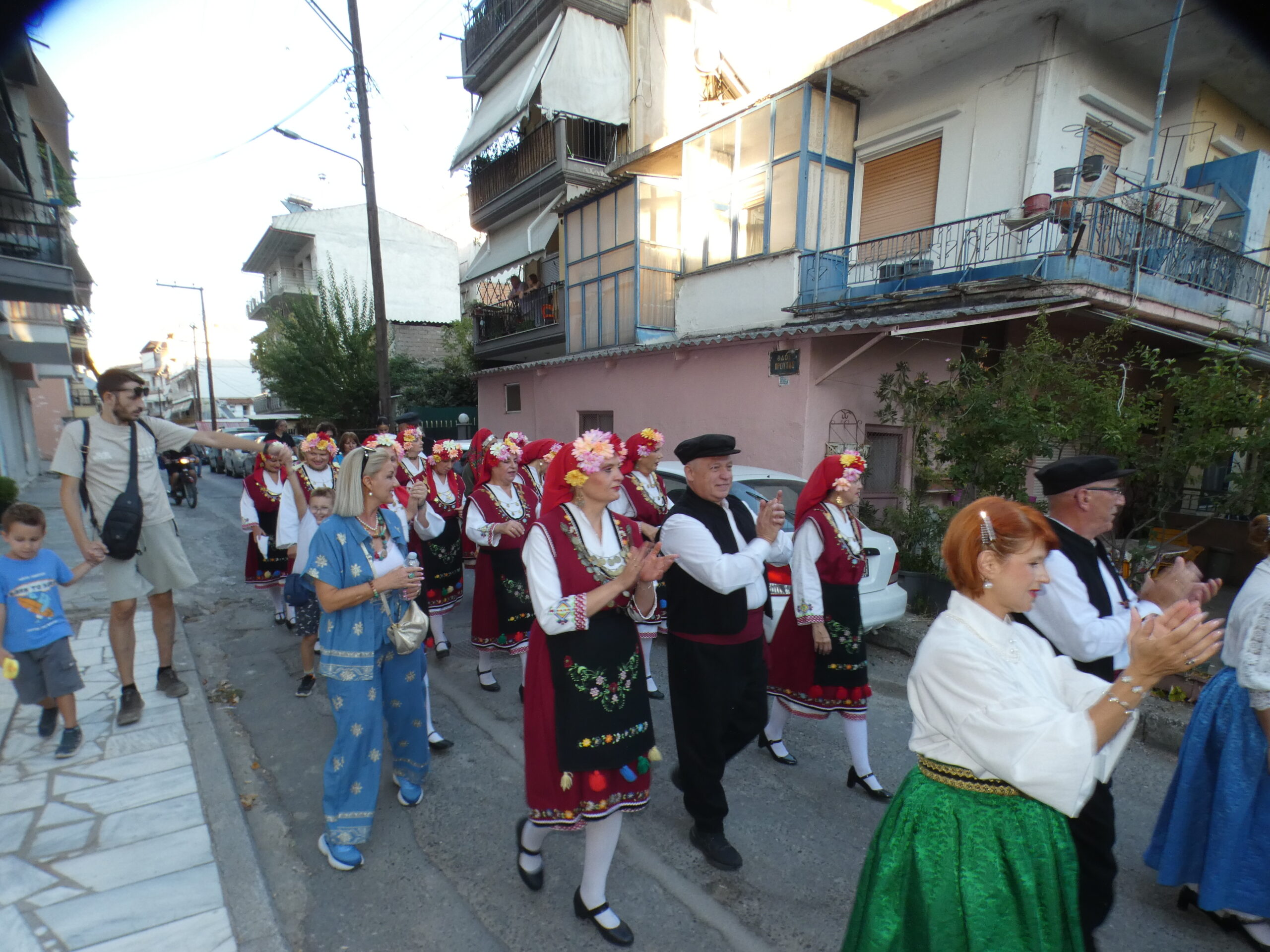 Η Έδεσσα χόρεψε στους ρυθμούς της παράδοσης – Μια ξεχωριστή ημέρα γεμάτη πολιτισμό και ανθρώπους (Πλούσιο φωτορεπορτάζ + Βίντεο)