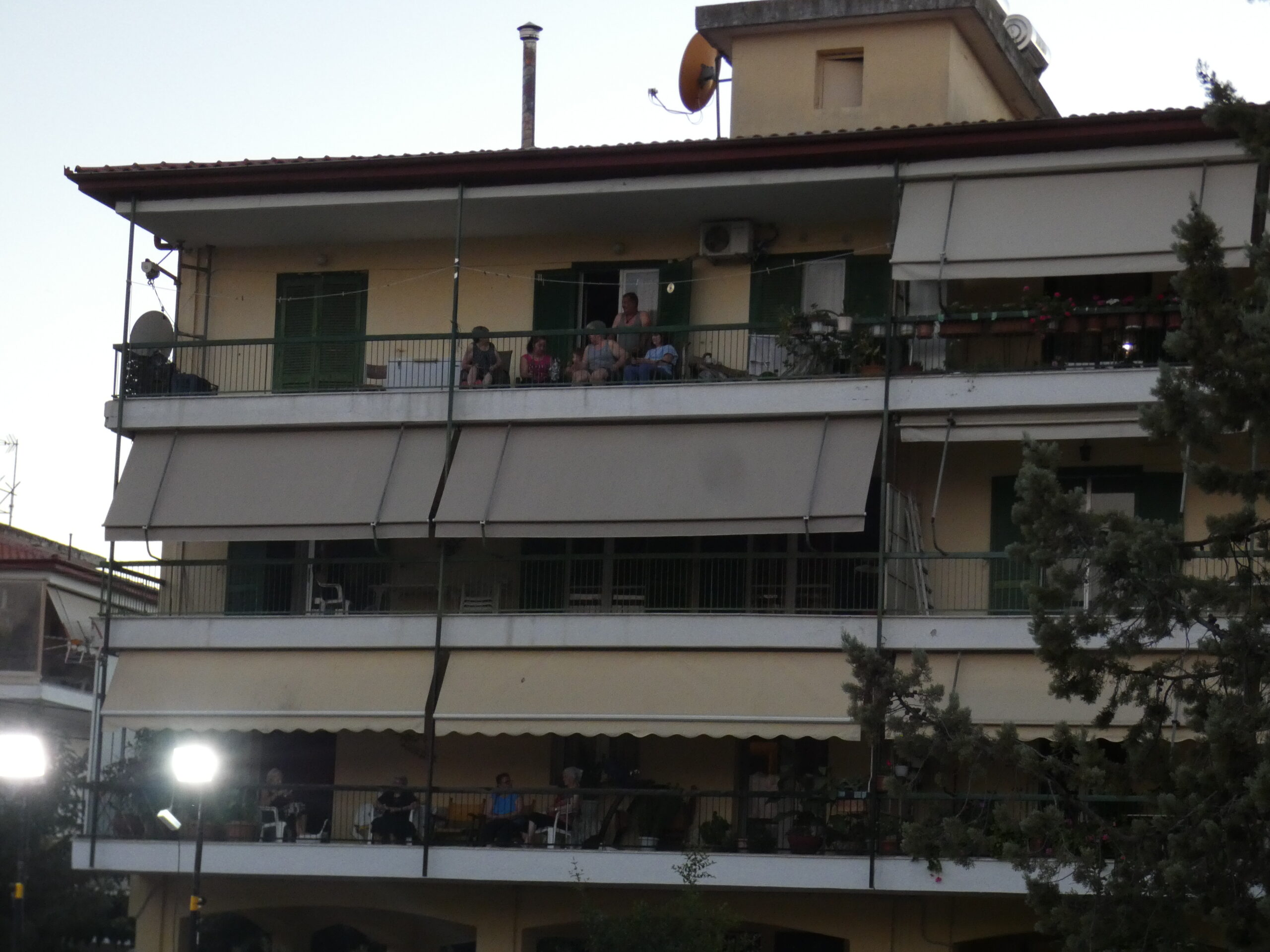 Όταν ο χορός ενώνει λαούς και ζωντανεύει τις γειτονιές της Έδεσσας (πλούσιο φωτορεπορτάζ + video)