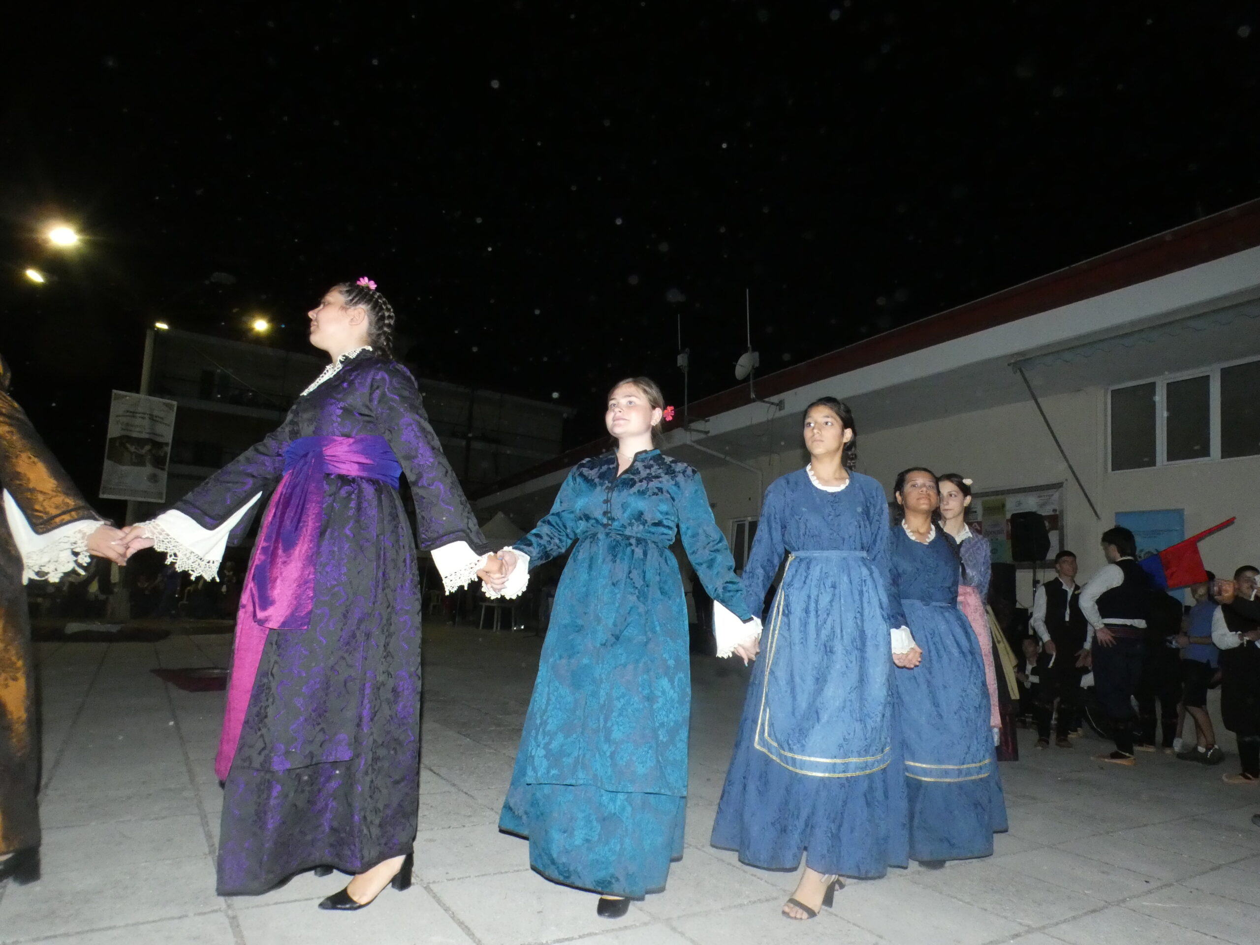 Όταν ο χορός ενώνει λαούς και ζωντανεύει τις γειτονιές της Έδεσσας (πλούσιο φωτορεπορτάζ + video)