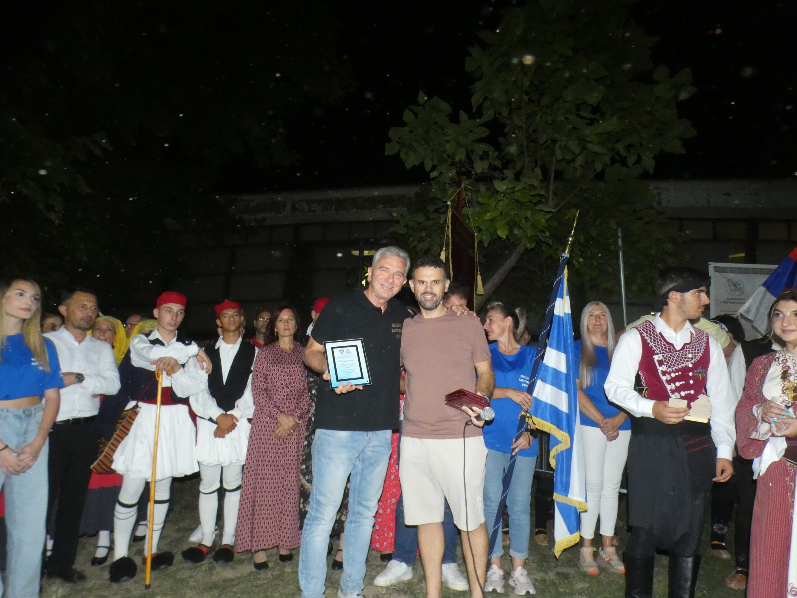 Το 4ο Φεστιβάλ Χορού και Λαογραφίας ολοκληρώθηκε με μια μεγάλη πατινάδα, χρώματα, μουσική, παράδοση και ανθρώπους που προσφέρουν (πλούσιο φωτορεπορτάζ + video)