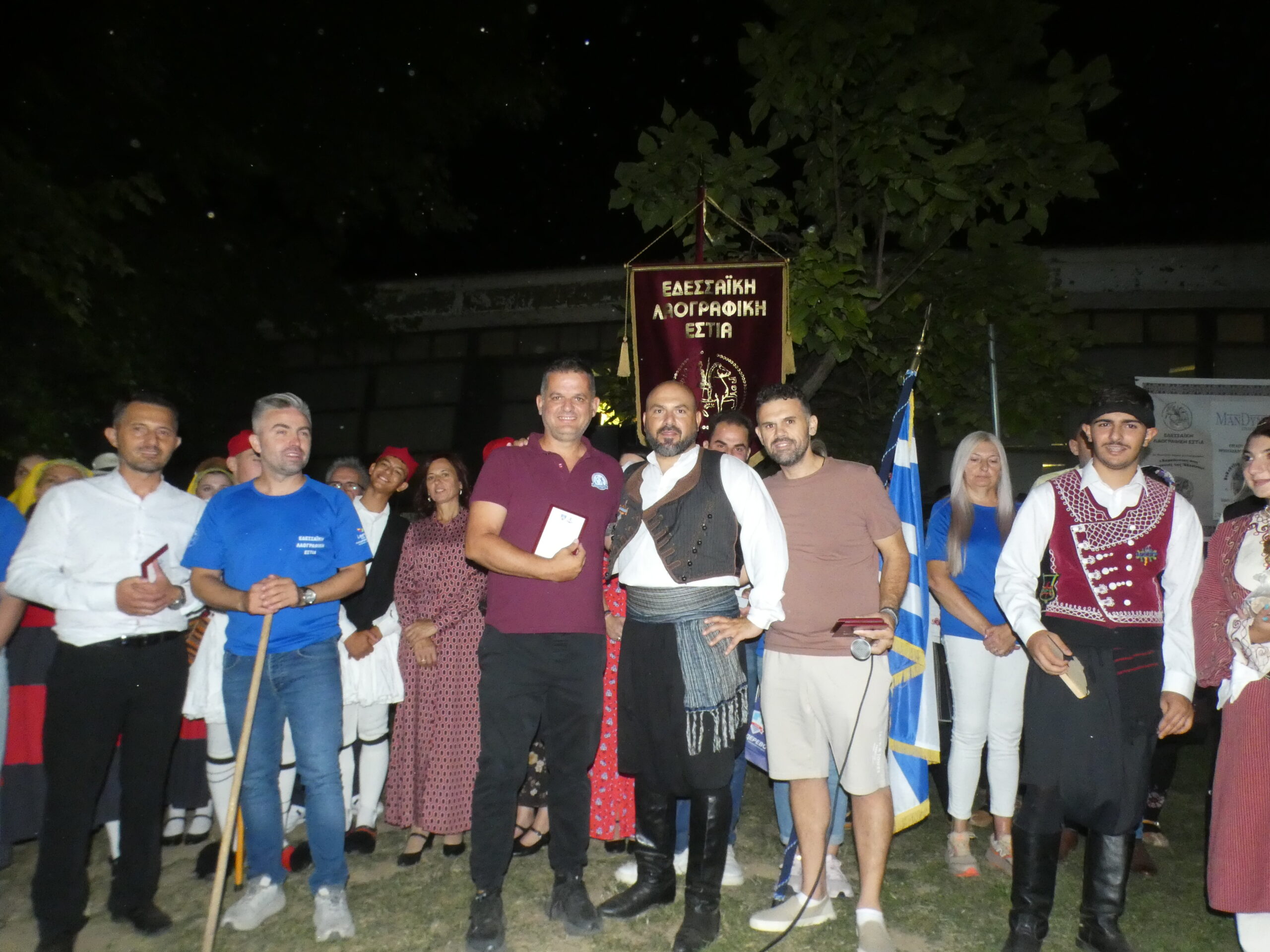 Το 4ο Φεστιβάλ Χορού και Λαογραφίας ολοκληρώθηκε με μια μεγάλη πατινάδα, χρώματα, μουσική, παράδοση και ανθρώπους που προσφέρουν (πλούσιο φωτορεπορτάζ + video)