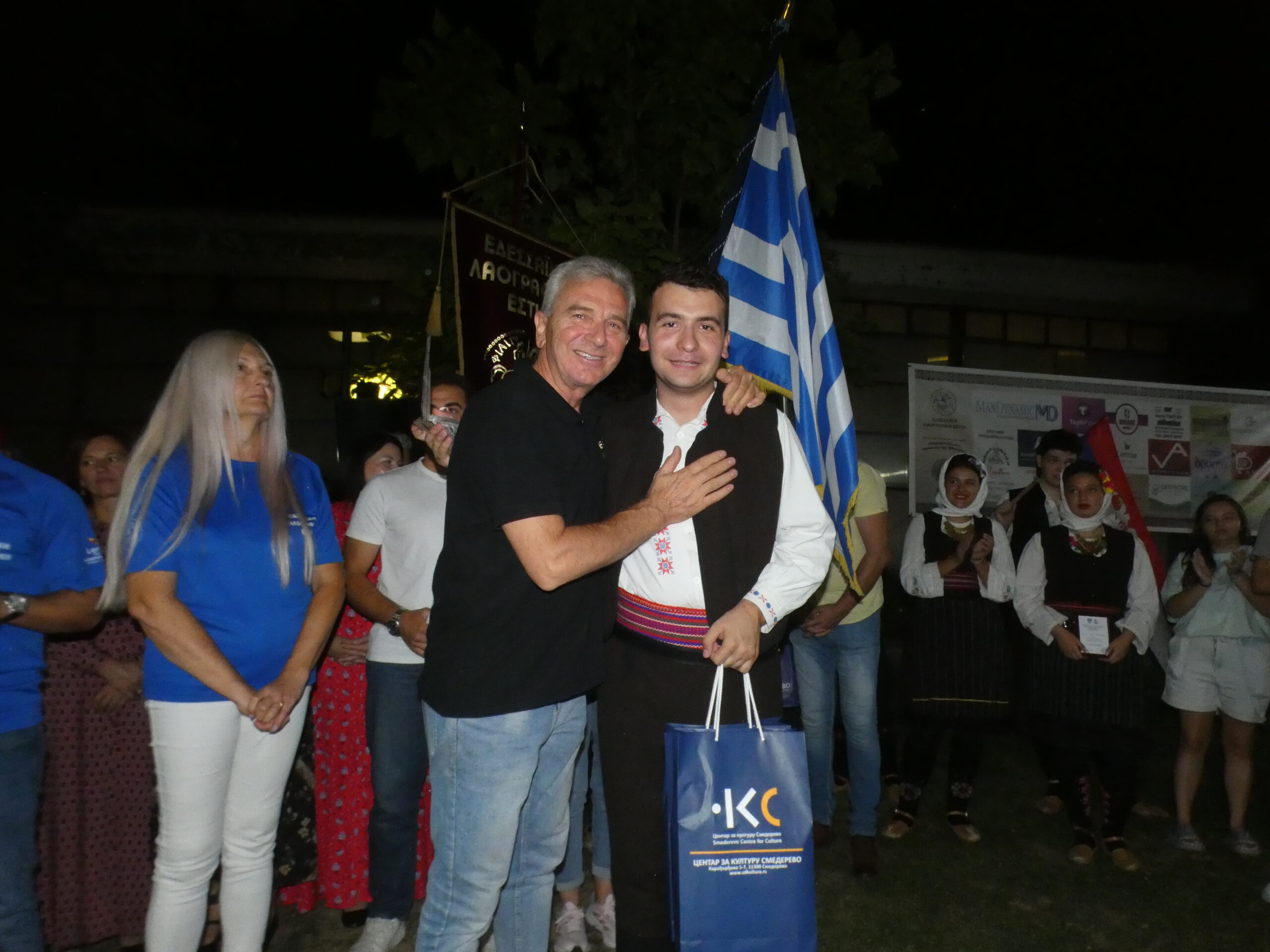 Το 4ο Φεστιβάλ Χορού και Λαογραφίας ολοκληρώθηκε με μια μεγάλη πατινάδα, χρώματα, μουσική, παράδοση και ανθρώπους που προσφέρουν (πλούσιο φωτορεπορτάζ + video)