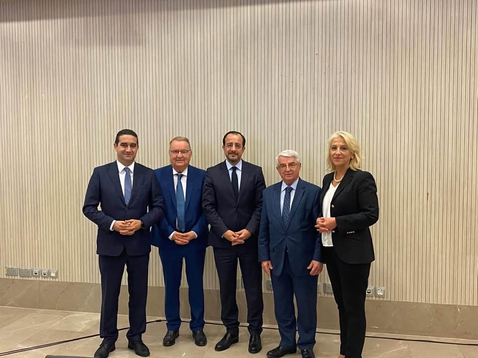 «Δεν νοείται ευρωπαϊκό κράτος με στρατεύματα κατοχής» – Με μηνύματα αγώνα και εθνικής συμπαράστασης η επίσημη επίσκεψη του Γιώργου Καρασμάνη και της ελληνικής αντιπροσωπείας