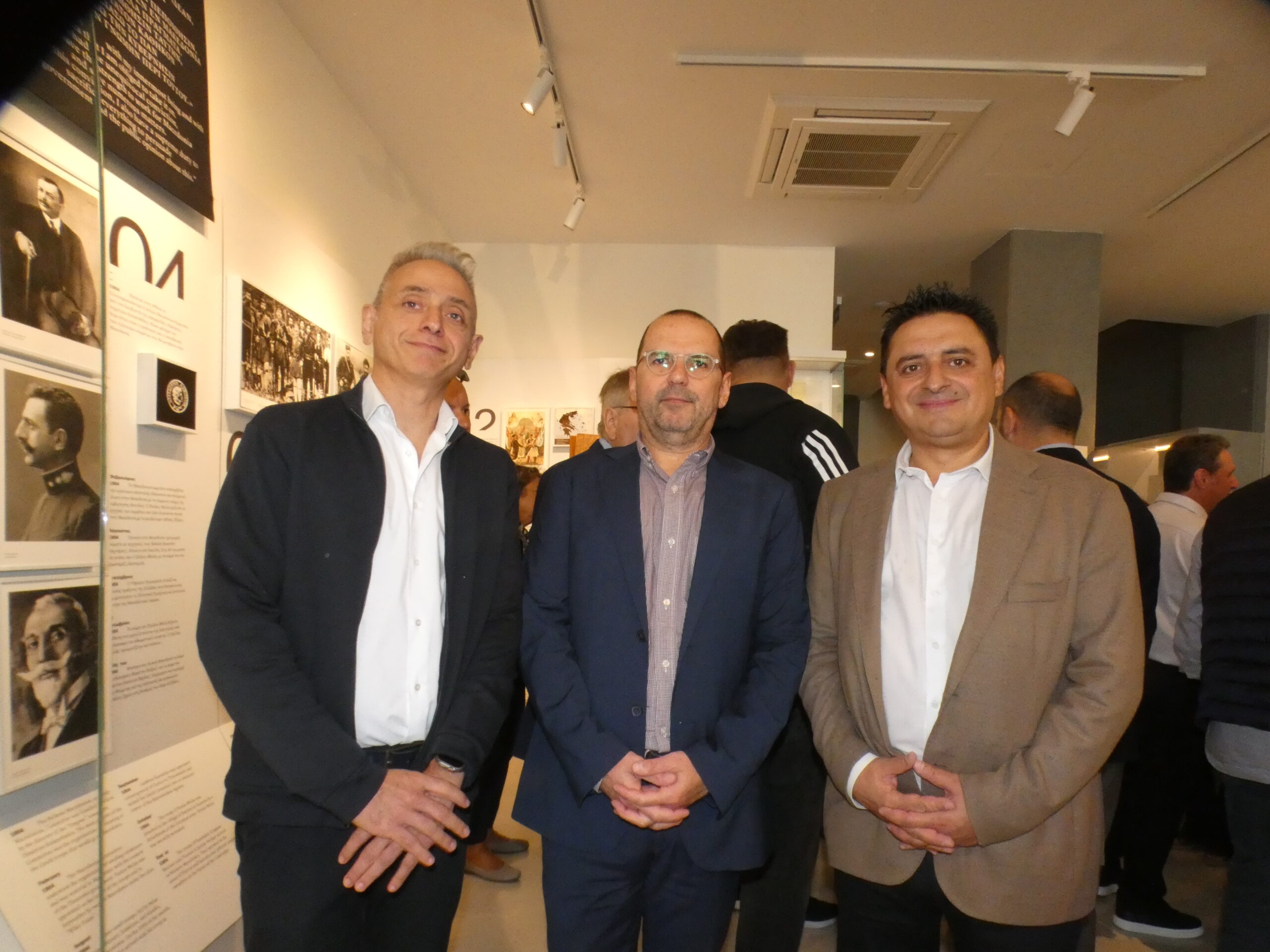 Η ιστορία της Έδεσσας ζωντανεύει μέσα από ένα μοναδικό ξυλόγλυπτο του Εδεσσαίου Μακεδονομάχου Ιωάννη Τσίτσικα (πλούσιο φωτορεπορτάζ + βίντεο)
