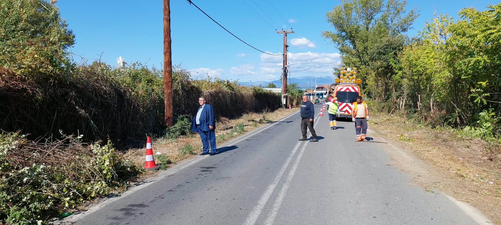 Αντιπεριφερειάρχης Δάνης Τζαμτζής: «Με την τακτική συντήρηση των τεχνικών και τους καθαρισμούς, στα ρείθρα των δρόμων, εξασφαλίζουμε την οδική ασφάλεια στους κύριους οδικούς άξονες της Πέλλας»